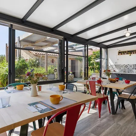 Le Cocon Vendeen D'hotes Bed & Breakfast 3*